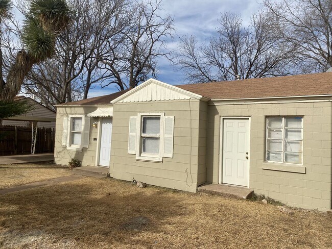 Photo - Available Now! 3/1 with carport!