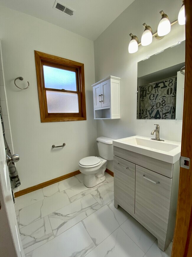 Photo - 1359 W Hubbard St Unit 3