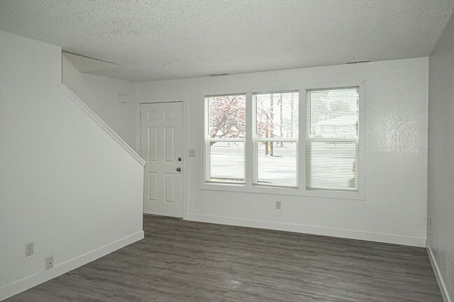 Photo - Tahoma Park Apartments