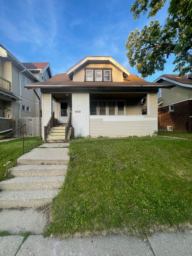 Building Photo - 2708 N 40th St Unit 2608 N 40th Rental