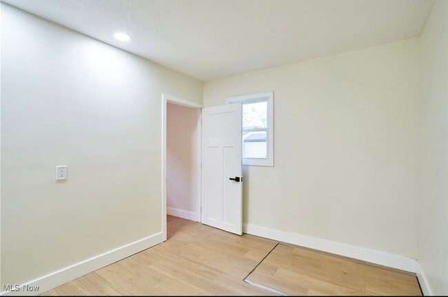 Photo - 359 Sieber Ave