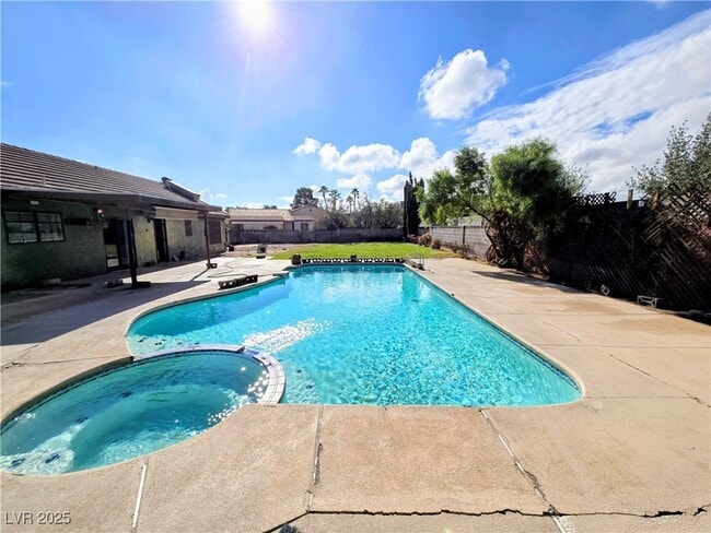 Building Photo - 3159 Tonyram Cir