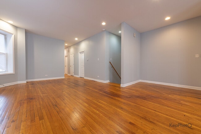 Photo - 7750 S Saginaw Ave Unit 1