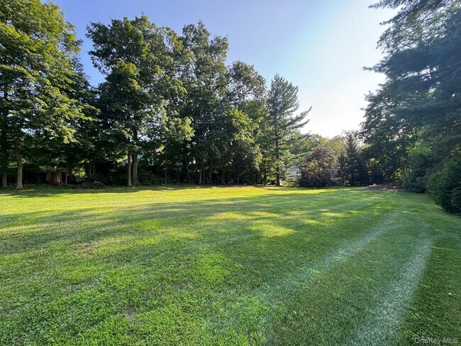 Photo - 14 Quicks Ln