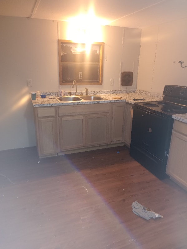 Photo - 305 Dowtin Ln