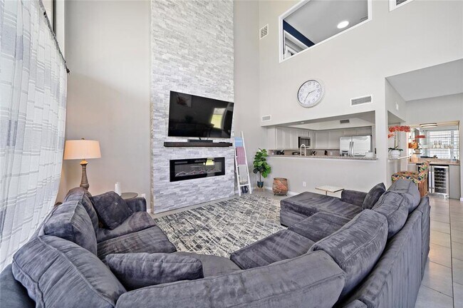 Photo - 142 April Point Dr S