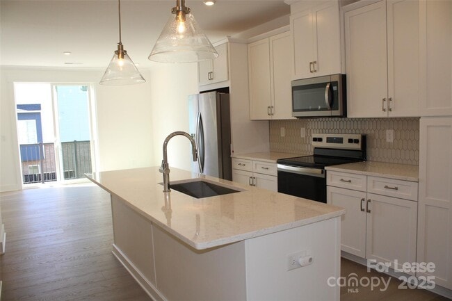 Photo - 1340 Hamilton St