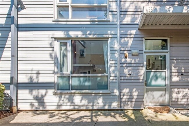 Photo - 1661 La France Street Northeast Unidad 325