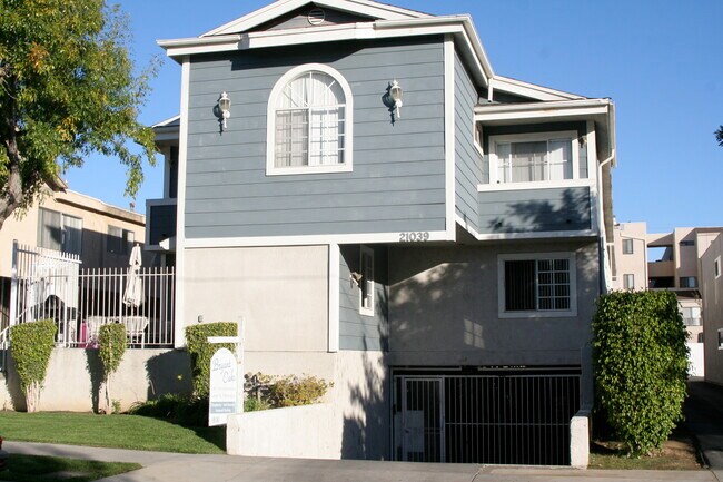 Exquisite Cap Cod Style Architecture - 21039 Bryant St Unit 202