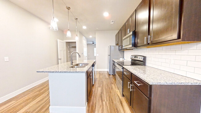 Plano A - 200 Vine St