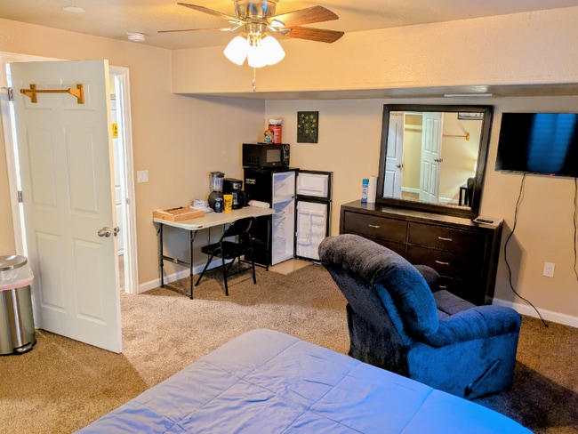 Photo - 323 Zuniga St