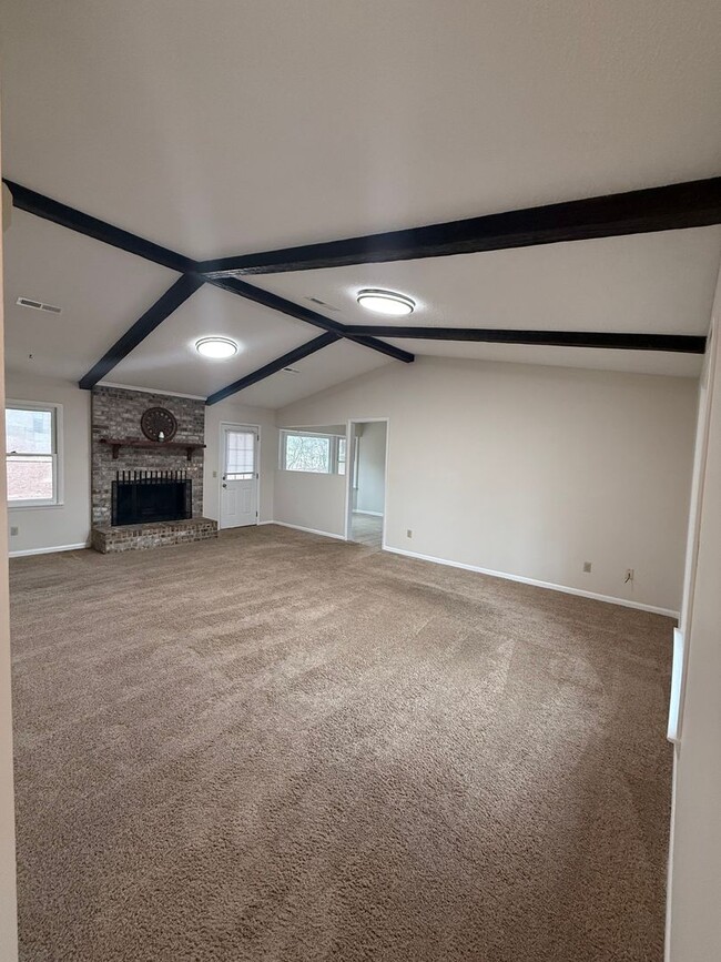 Photo - 100 Foxhill Dr