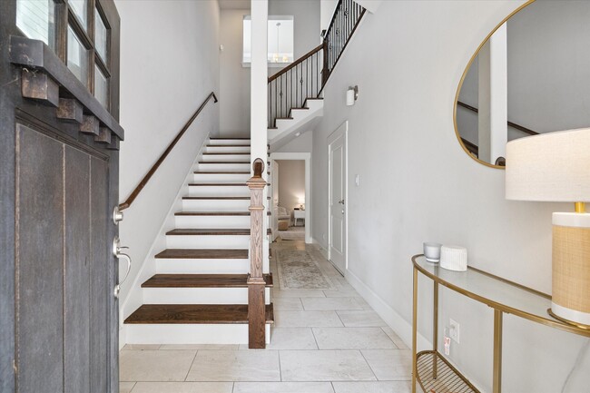 Photo - 2504 Beall St