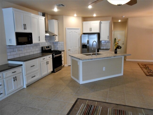 Photo - 81 Dow Jones St