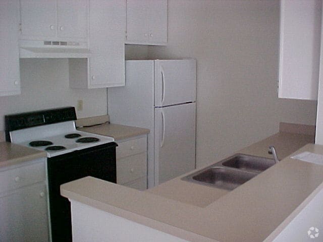 Building Photo - 1818 89th St Unit 2 bed apt