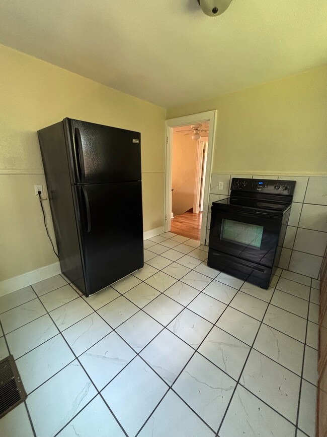 Photo - 530 Broad St