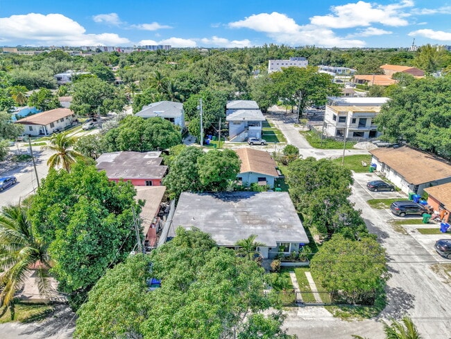 Photo - 6430 NE 1st Ct