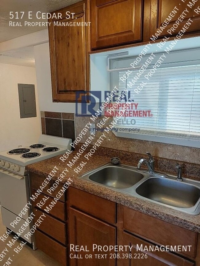 Photo - 517 E Cedar St