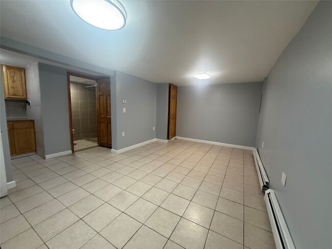 Photo - 337 1/2 Riverside Dr Unit E