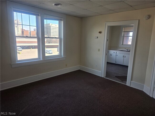 Photo - 534 Cleveland Ave SW