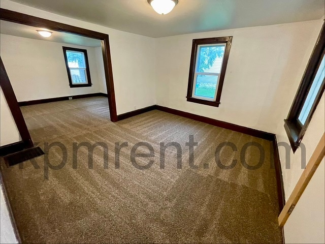 Photo - 621 Oak St