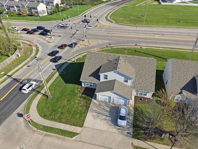 Photo - 2401 Northampton Dr