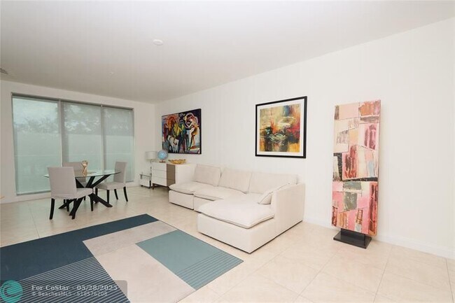 Photo - 411 N New River Dr E Unidad 201
