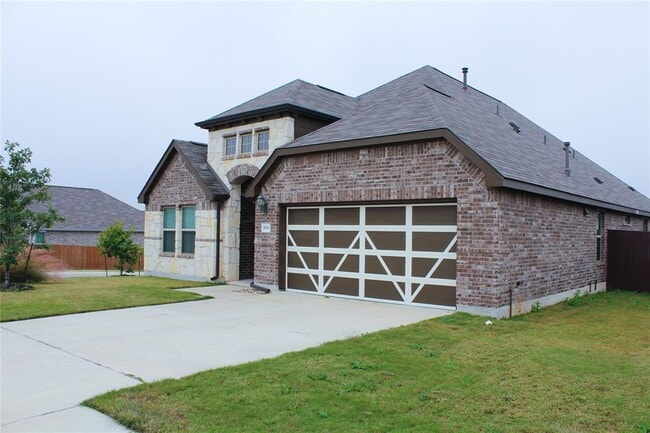 Photo - 1033 Leadtree Loop