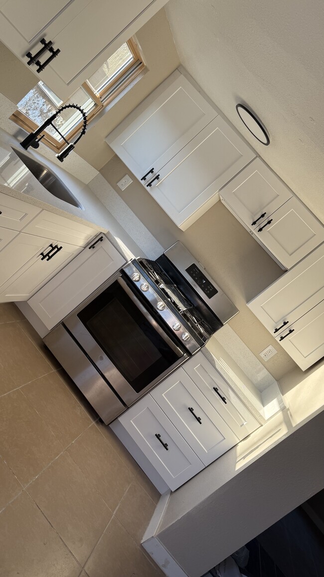 Photo - 618 Ansol Ln