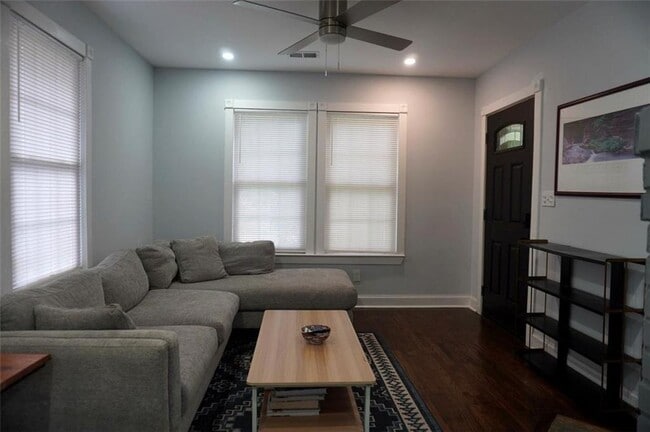 Photo - 551 Culberson St SW