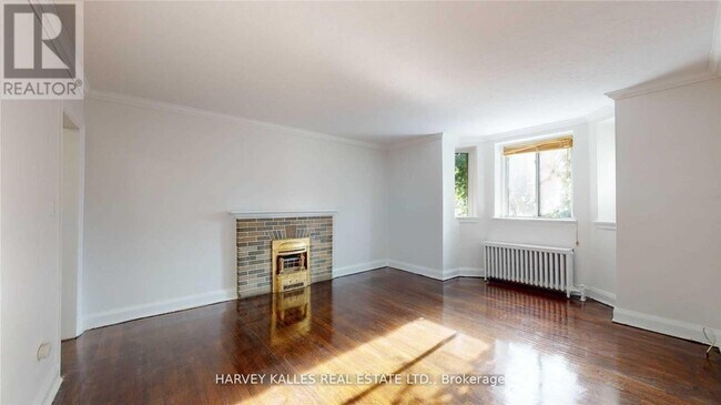 Photo - 320 Lonsdale Rd