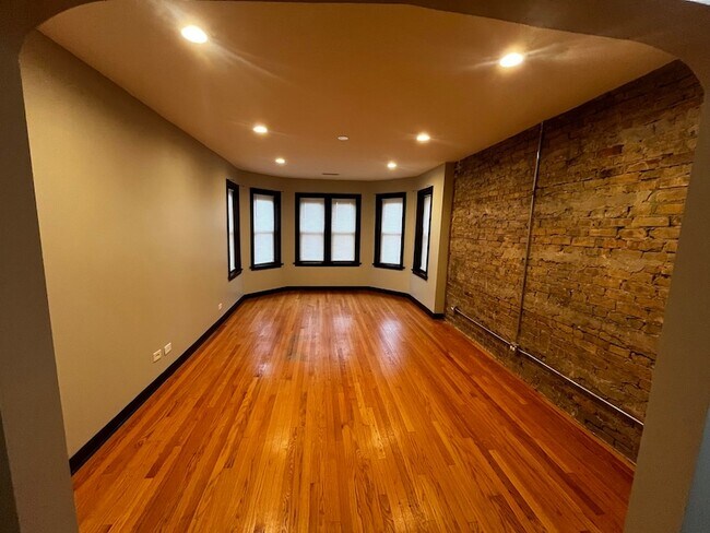 3123 W 55th St