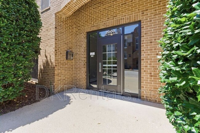 Photo - 220 Renaissance Pkwy NE