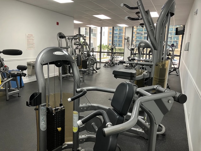 Gym - 2401 S Ocean Dr Unit 507