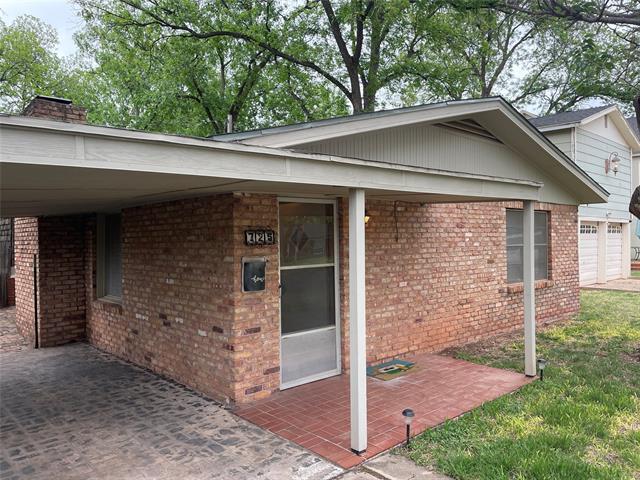 Photo - 725 Elmwood Dr House