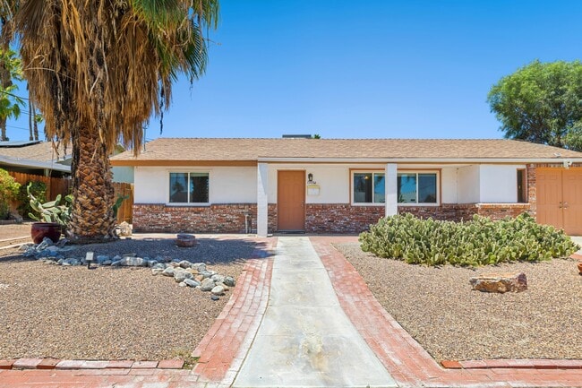 Building Photo - 77054 California Dr