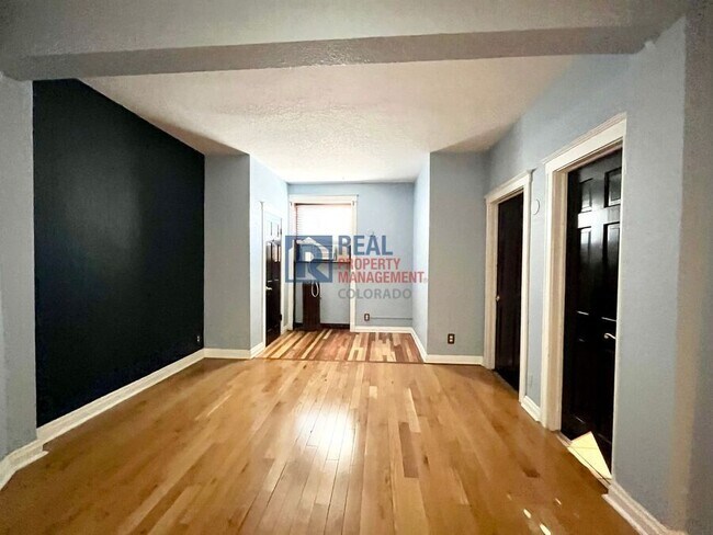 Photo - 215 E 11th Ave