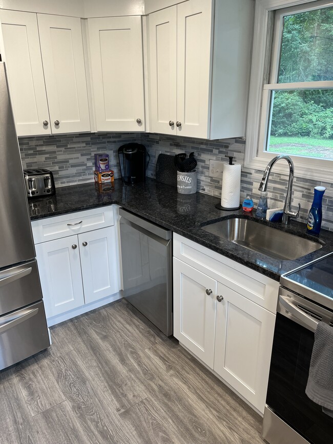 Photo - 11 Kathy Ann Dr