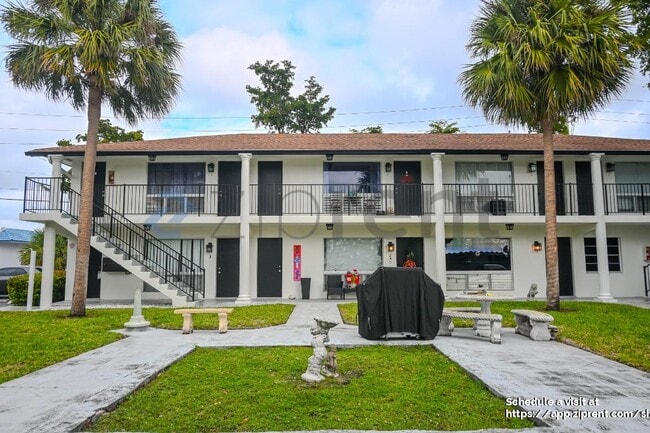 Photo - 2801 NE 49th St