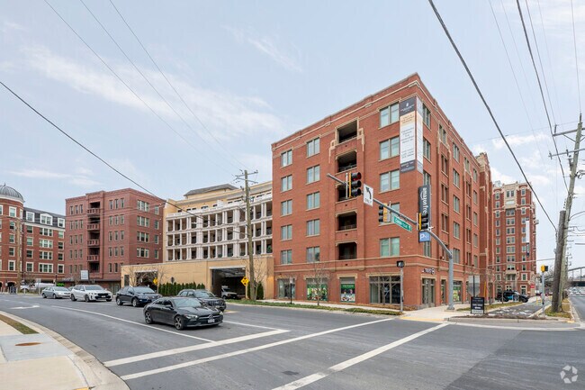 Alternar - Ritz-Carlton Residences