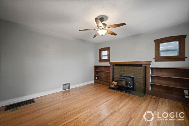 Photo - 155 Edith Ave S
