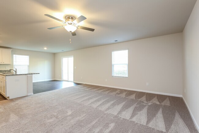 Photo - 2153 Southlea Dr