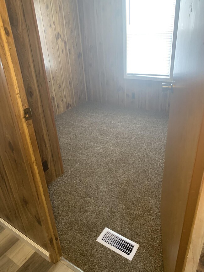 Photo - 1016 Aaron Ln