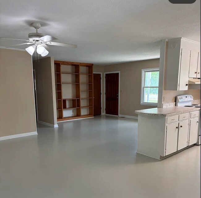 4905 College Acres Dr