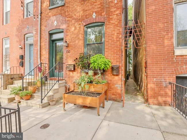 Photo - 130 S Washington St