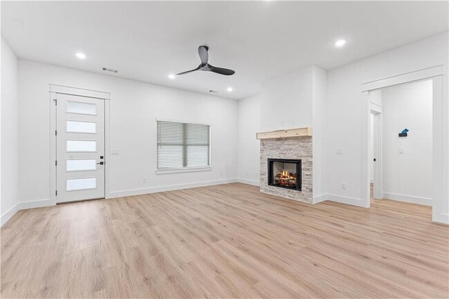 Photo - 16 Celtic Dr