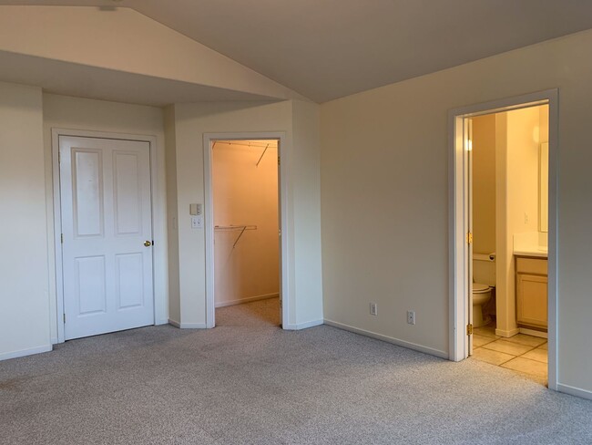 Photo - Beautiful 4BR Home | Cul-de-Sac Setting | Prime Bellevue Location