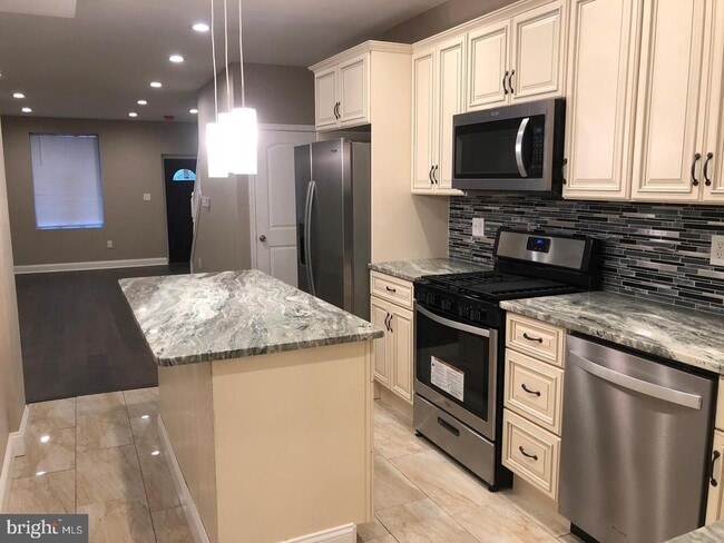 Photo - 3144 Aramingo Ave