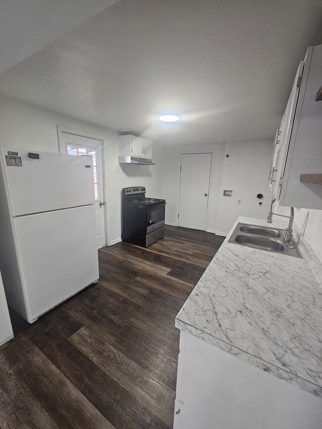 Photo - 330 S 9th St