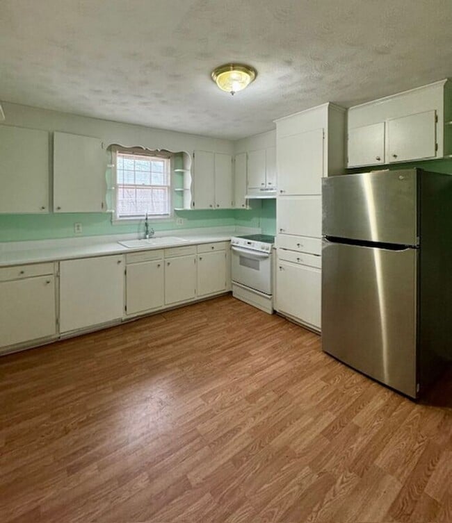 Photo - 2BR Brick Ranch w/ Carport in Duncan